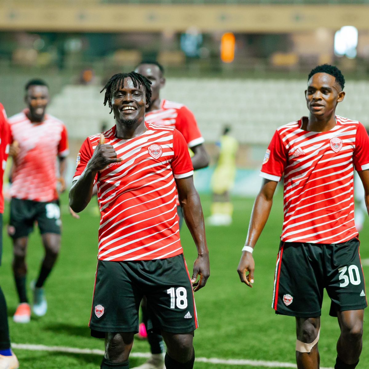 Express late show, Maroons hold firm